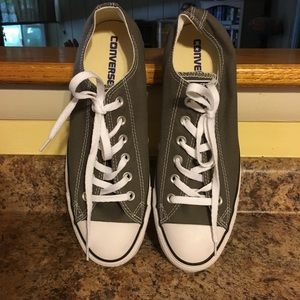 NWOT Unisex Converse Gray Low Sneakers M8/W10